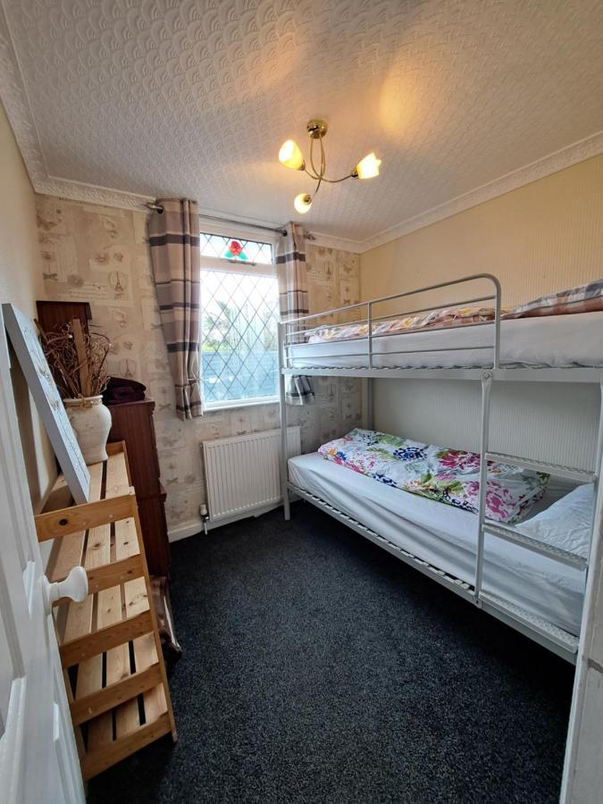 Beach & Tonic Beachside Chalet Humberston Екстер'єр фото