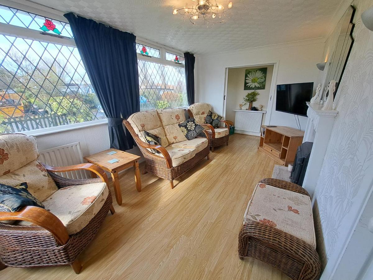 Beach & Tonic Beachside Chalet Humberston Екстер'єр фото