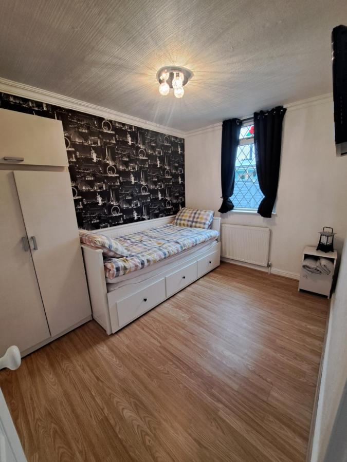 Beach & Tonic Beachside Chalet Humberston Екстер'єр фото