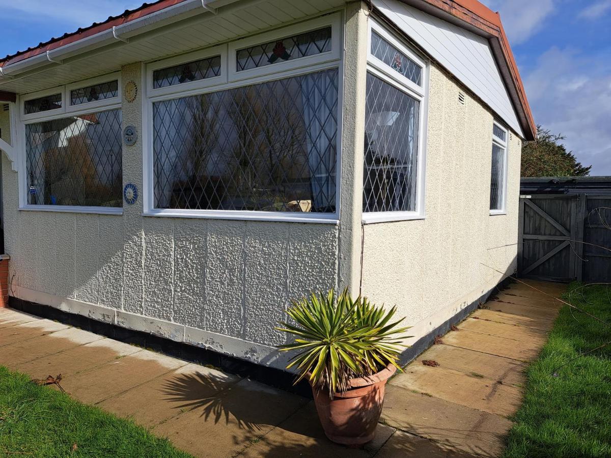 Beach & Tonic Beachside Chalet Humberston Екстер'єр фото